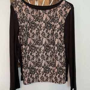 Long sleeve top with design